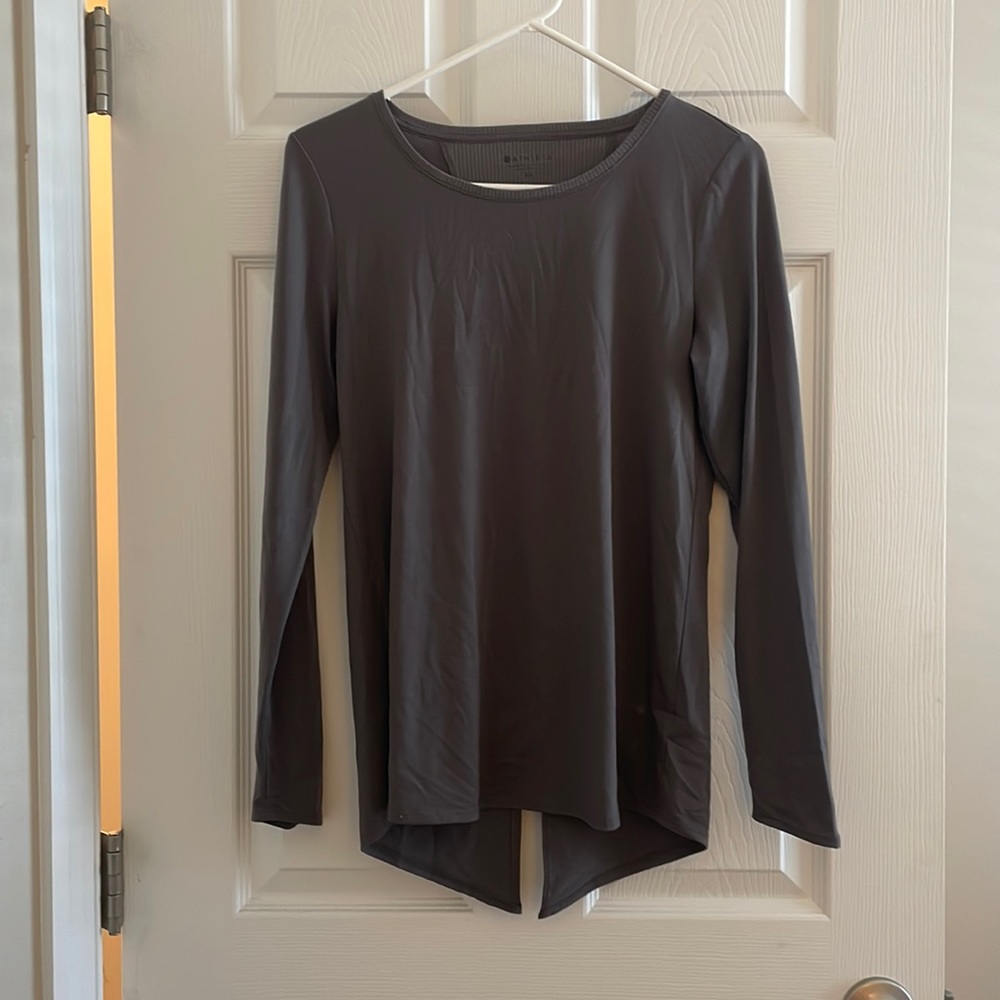Long sleeved Athleta top